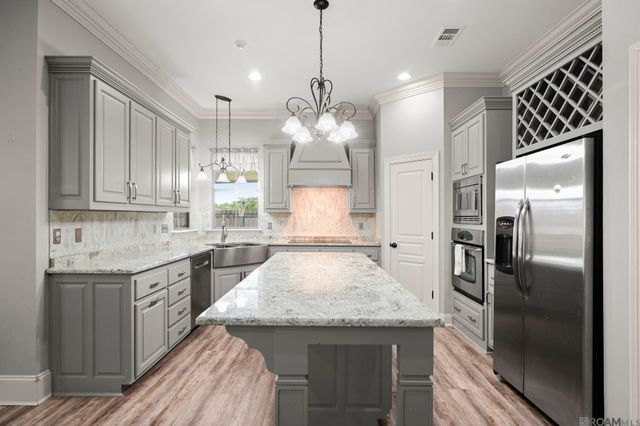 8391 Ormand Dr, Zachary, LA 70791
