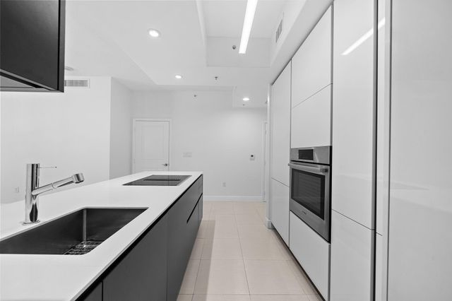 347 N New River Drive 205, Fort Lauderdale, FL 33301