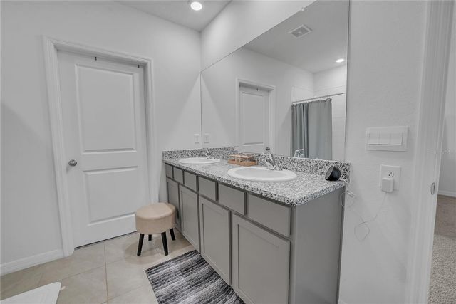 8237 JUNING COVE, Wesley Chapel, FL 33545