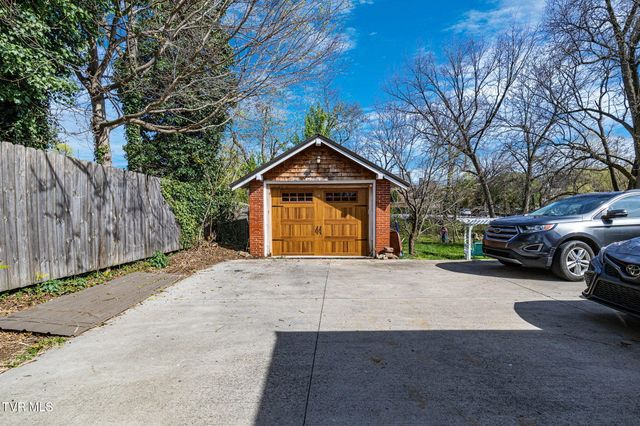 224 North Irish Street, Greeneville, TN 37745