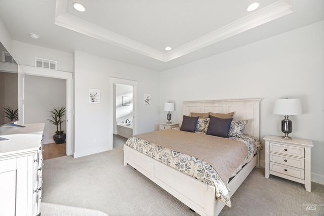 2465 E Berghan Ln, Meridian, ID 83642