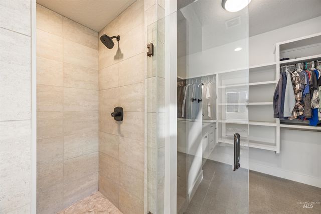 2465 E Berghan Ln, Meridian, ID 83642