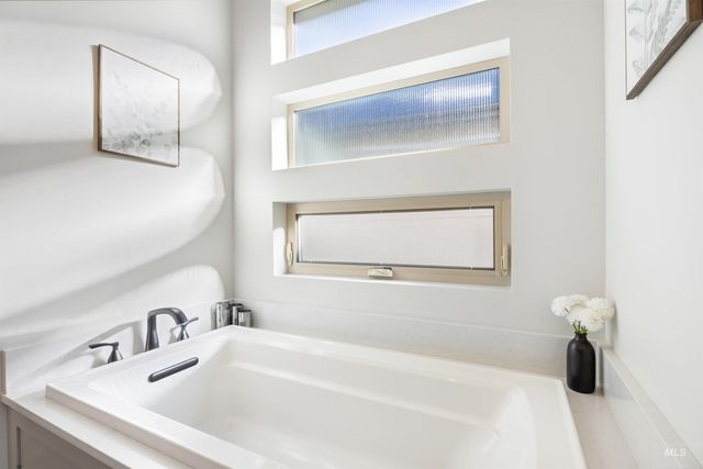 2465 E Berghan Ln, Meridian, ID 83642