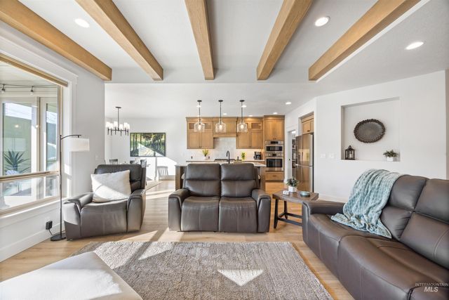 2465 E Berghan Ln, Meridian, ID 83642