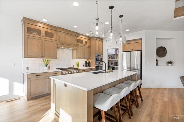 2465 E Berghan Ln, Meridian, ID 83642