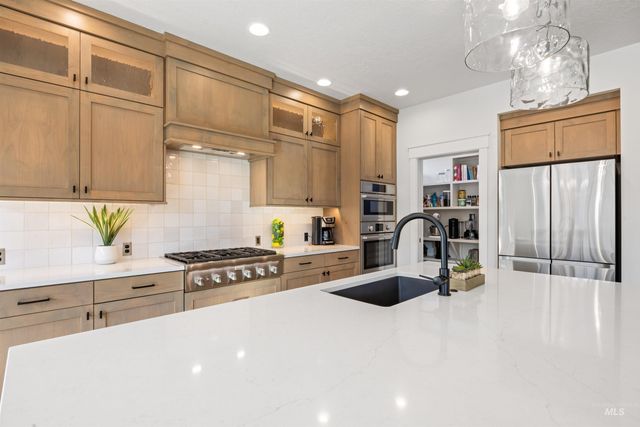 2465 E Berghan Ln, Meridian, ID 83642