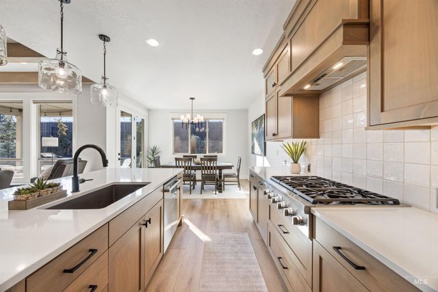 2465 E Berghan Ln, Meridian, ID 83642