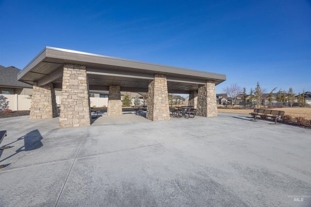2465 E Berghan Ln, Meridian, ID 83642