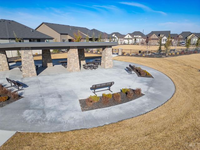 2465 E Berghan Ln, Meridian, ID 83642