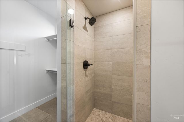 2465 E Berghan Ln, Meridian, ID 83642