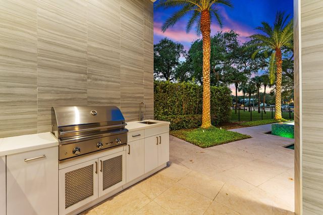 2162 Radnor Road, North Palm Beach, FL 33408