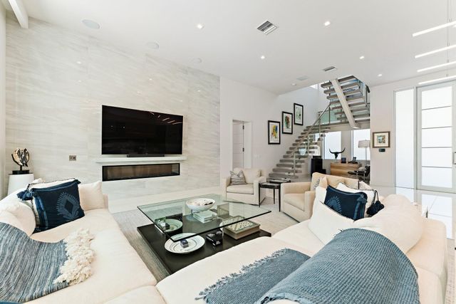 2162 Radnor Road, North Palm Beach, FL 33408