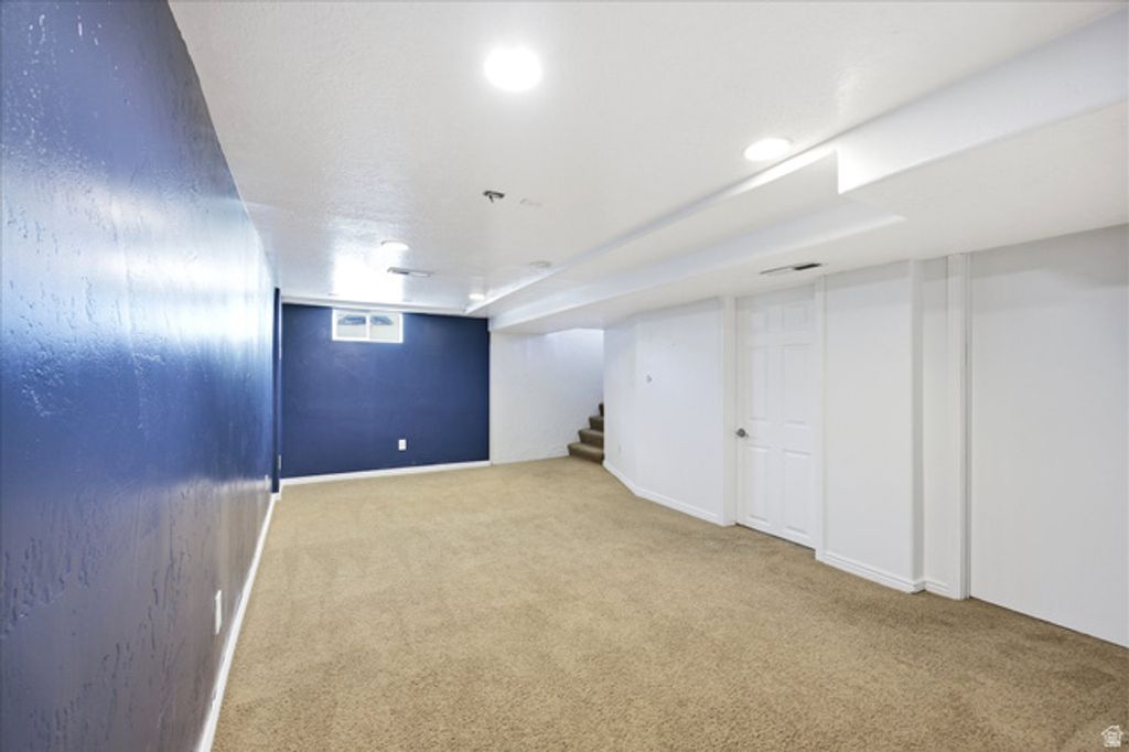 Image 18 of property listing at 2808 S LAKE ST, Salt Lake City, UT 84106