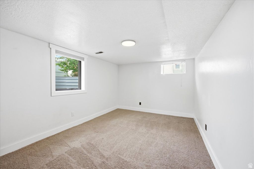 Image 22 of property listing at 2808 S LAKE ST, Salt Lake City, UT 84106