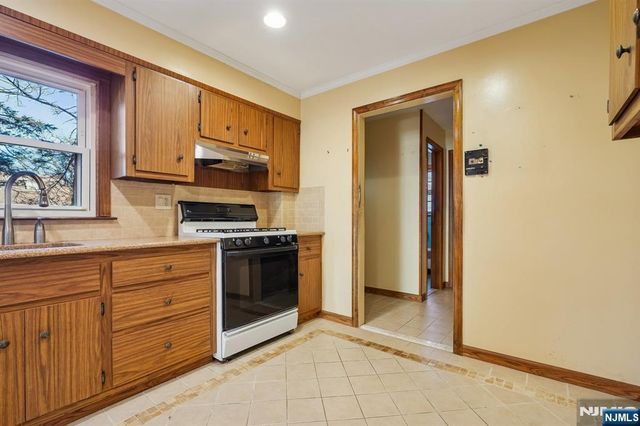 404 Burroughs Terrace, Union, NJ 07083