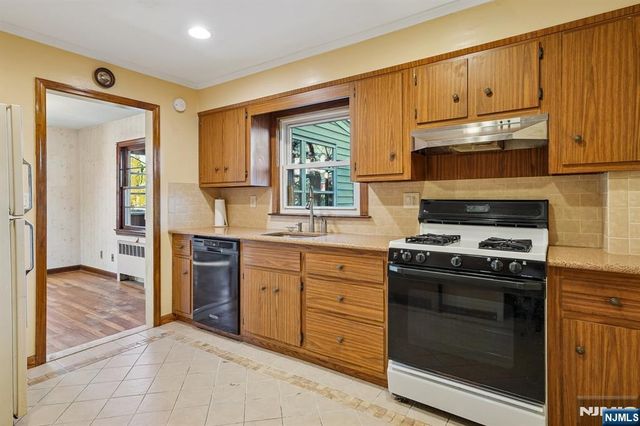 404 Burroughs Terrace, Union, NJ 07083