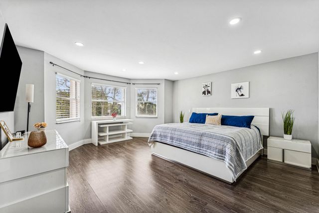 10956 N Danbury Way, Boca Raton, FL 33498