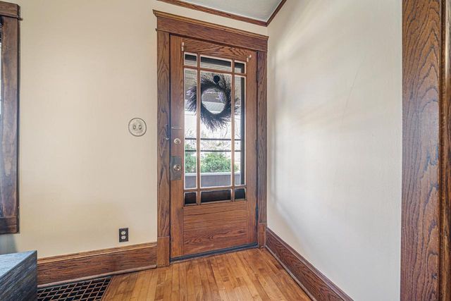 1009 NICOLET BOULEVARD, Neenah, WI 54956
