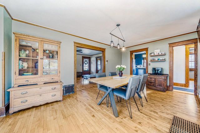 1009 NICOLET BOULEVARD, Neenah, WI 54956