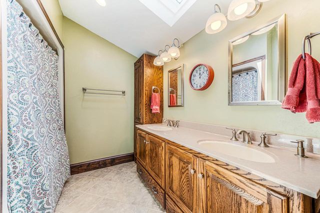 1009 NICOLET BOULEVARD, Neenah, WI 54956
