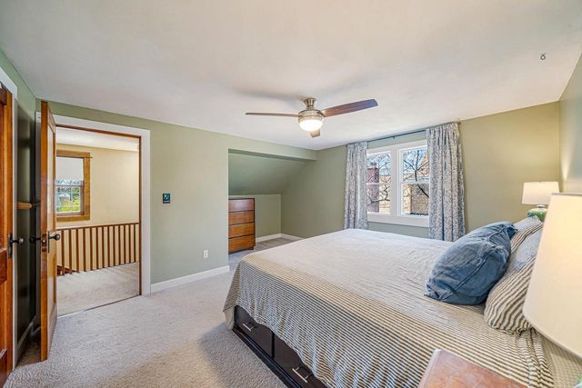 1009 NICOLET BOULEVARD, Neenah, WI 54956