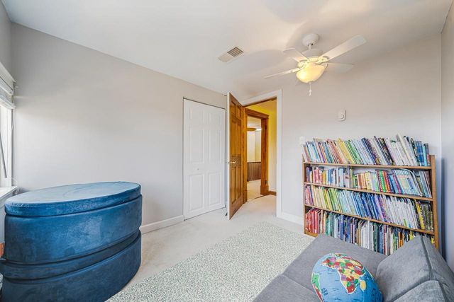 1009 NICOLET BOULEVARD, Neenah, WI 54956
