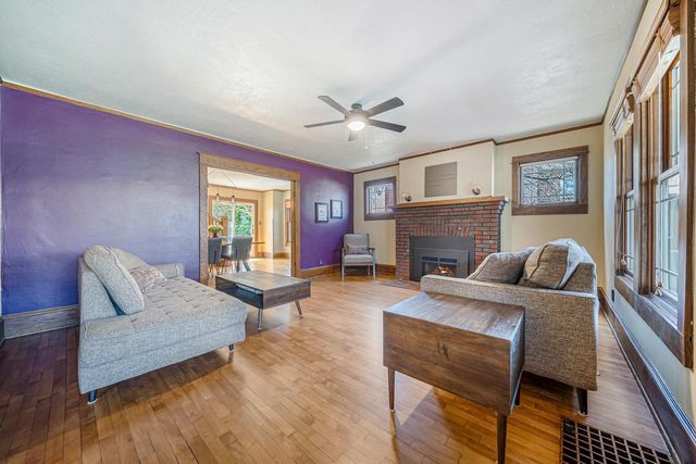 1009 NICOLET BOULEVARD, Neenah, WI 54956