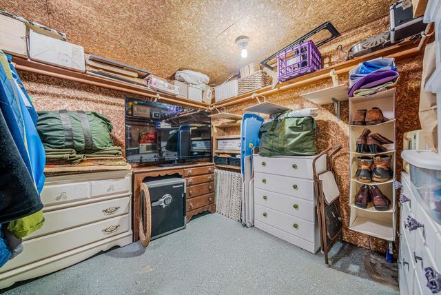 1009 NICOLET BOULEVARD, Neenah, WI 54956