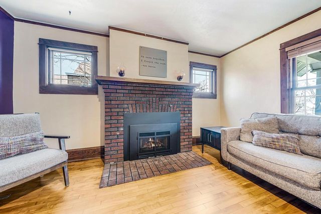 1009 NICOLET BOULEVARD, Neenah, WI 54956