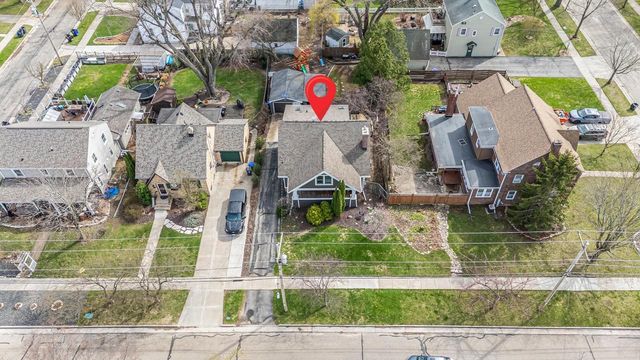 1009 NICOLET BOULEVARD, Neenah, WI 54956
