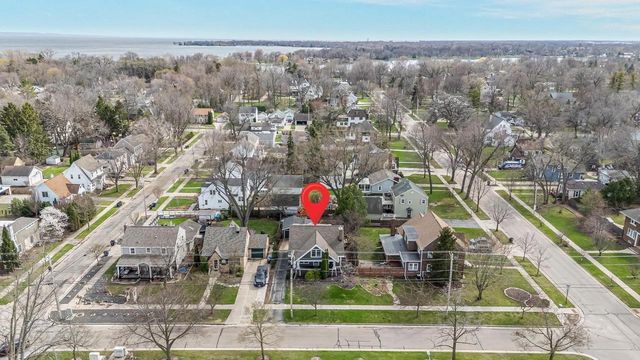 1009 NICOLET BOULEVARD, Neenah, WI 54956