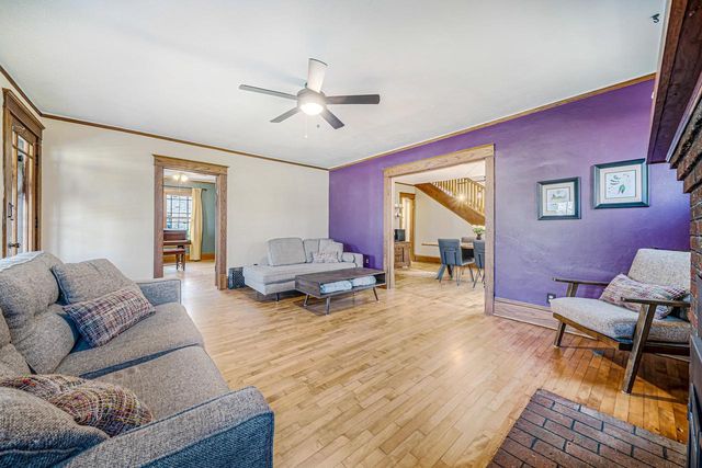 1009 NICOLET BOULEVARD, Neenah, WI 54956