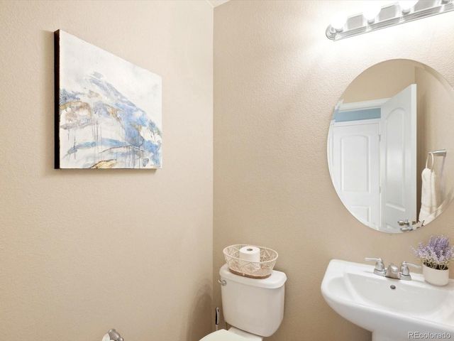 1564 Harpendon Court, Windsor, CO 80550