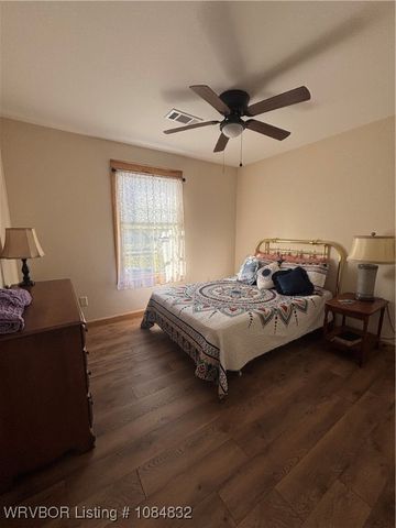 1402 Thompson Lane, Cedarville, AR 72932