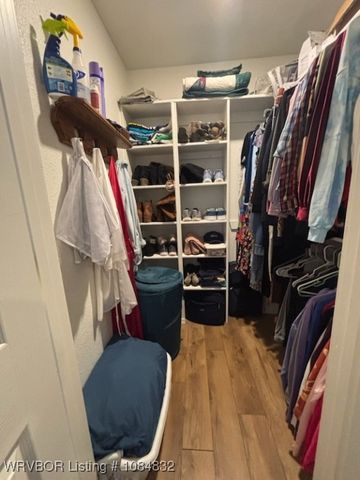 1402 Thompson Lane, Cedarville, AR 72932