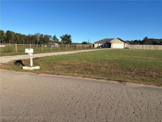 1402 Thompson Lane, Cedarville, AR 72932
