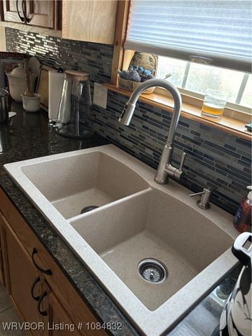 1402 Thompson Lane, Cedarville, AR 72932