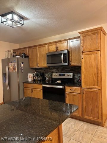 1402 Thompson Lane, Cedarville, AR 72932