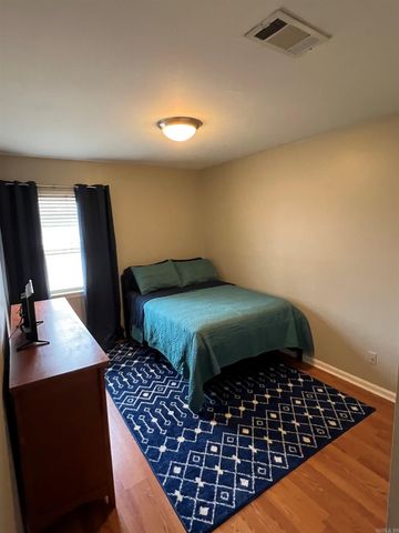 404 SE First Street, Bryant, AR 72022