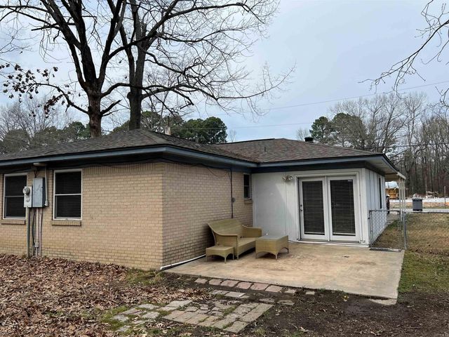 404 SE First Street, Bryant, AR 72022