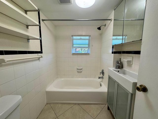 415 31st Street 1-6, West Palm Beach, FL 33407