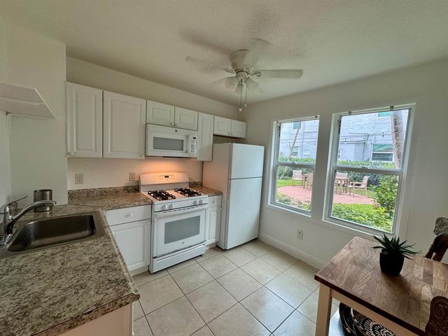 415 31st Street 1-6, West Palm Beach, FL 33407