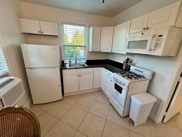 415 31st Street 1-6, West Palm Beach, FL 33407
