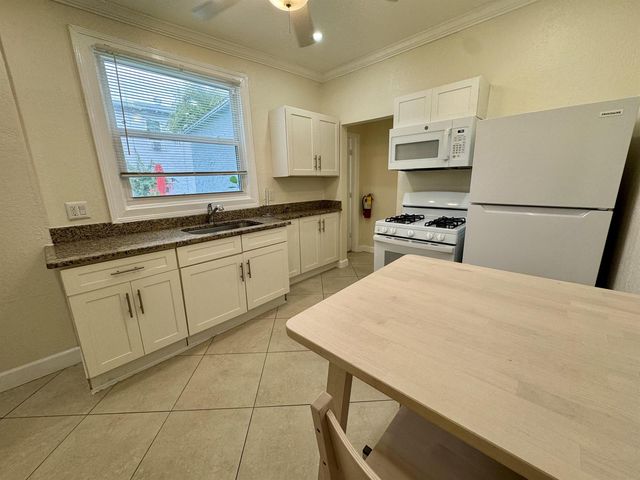 415 31st Street 1-6, West Palm Beach, FL 33407