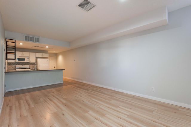 702 Broadway Boulevard SE 8, Albuquerque, NM 87111