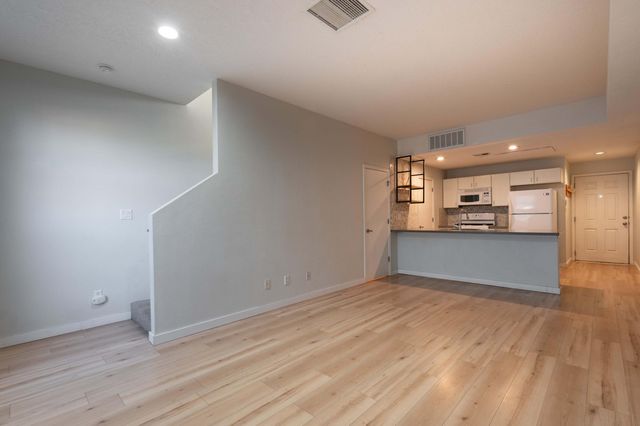 702 Broadway Boulevard SE 8, Albuquerque, NM 87111