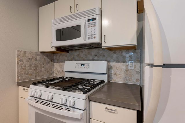 702 Broadway Boulevard SE 8, Albuquerque, NM 87111