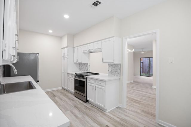 2668 Bering Drive 2668, Houston, TX 77057