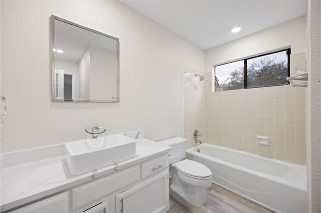 2668 Bering Drive 2668, Houston, TX 77057