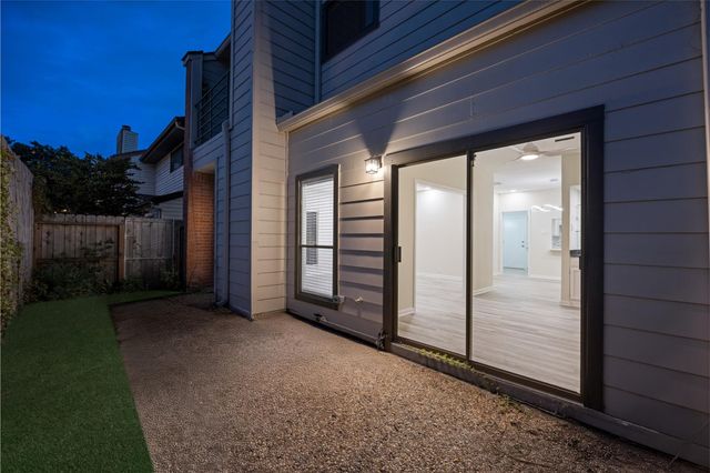 2668 Bering Drive 2668, Houston, TX 77057